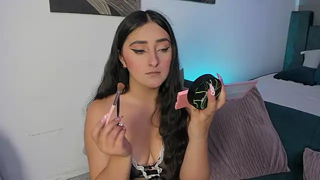 Kathia Morelli online show from November 21, 2025, 11:53 am