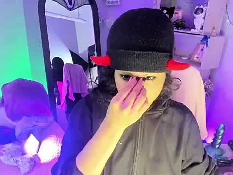 kuromi69 online show from March 28, 2026, 4:57 am