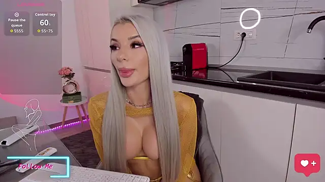 CelyneMay online show from September 22, 2025, 3:18 pm