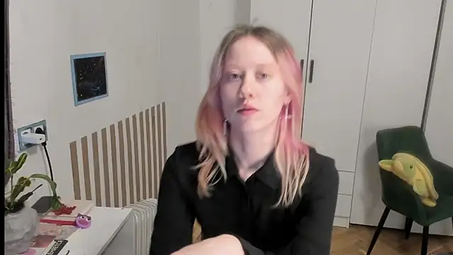 Silly  Milly online show from June 4, 2026, 1:32 am
