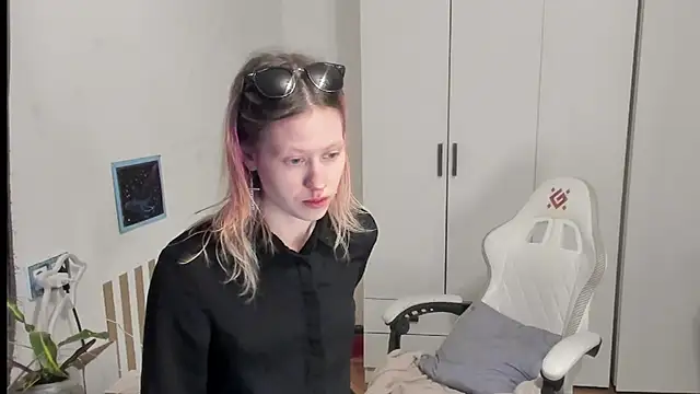Silly  Milly online show from June 5, 2026, 1:43 am
