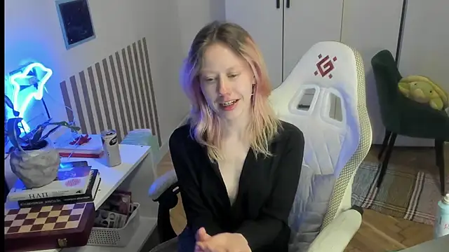 Silly  Milly online show from June 5, 2026, 6:52 am