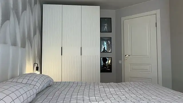 MiroslavaLime online show from April 7, 2026, 5:31 am