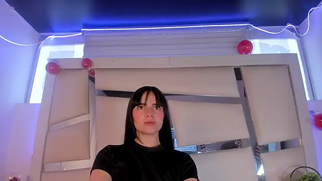 chrystal js online show from January 12, 2026, 1:40 pm