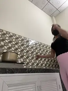    Erin    online show from February 22, 2026, 3:42 am