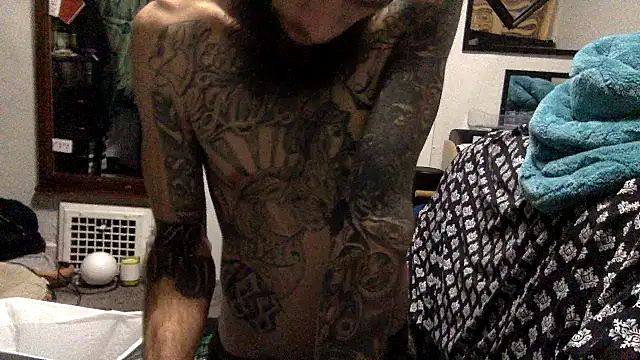 Snapshot of Robriguezxxx chatting on February 6, 2025, 6:51 am Robriguezxxx online show from February 6, 2025, 6:51 am