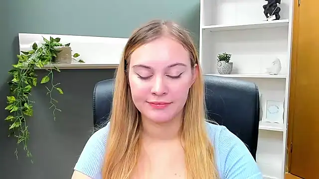 kitty valeria online show from January 18, 2025, 9:02 am