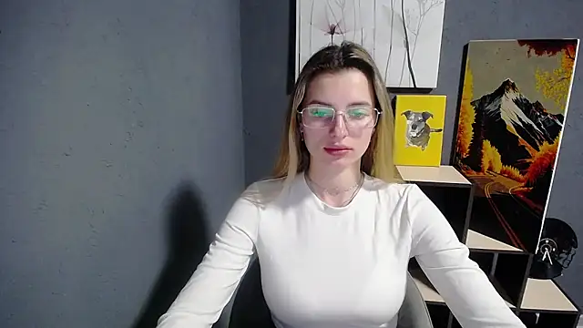 lady olivia  online show from June 17, 2026, 12:26 pm