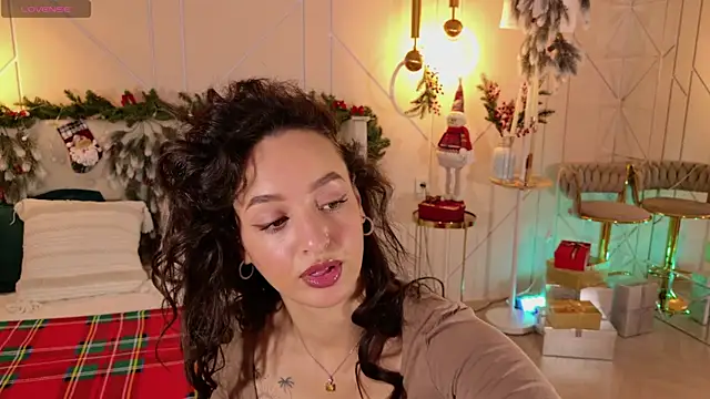 Snapshot of Lolly_Neal chatting on January 11, 2026, 4:52 am Lolly Neal online show from January 11, 2026, 4:52 am