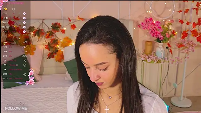 Snapshot of Lolly_Neal chatting on November 28, 2025, 4:45 am Lolly Neal online show from November 28, 2025, 4:45 am