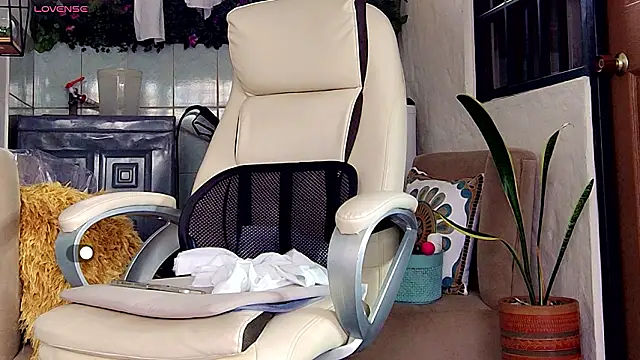 yanella fire online show from March 29, 2026, 1:02 pm