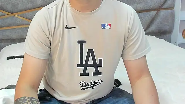 kataleyandliam online show from September 14, 2025, 3:34 pm