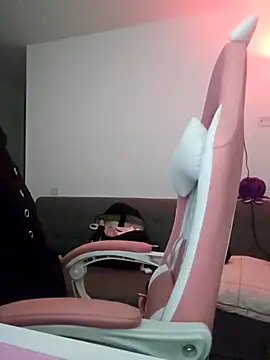 azumiichan online show from March 31, 2026, 12:01 am