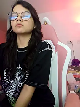 azumiichan online show from February 5, 2026, 1:12 am