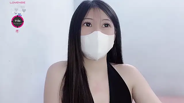 tanhxiu online show from February 8, 2026, 8:39 pm