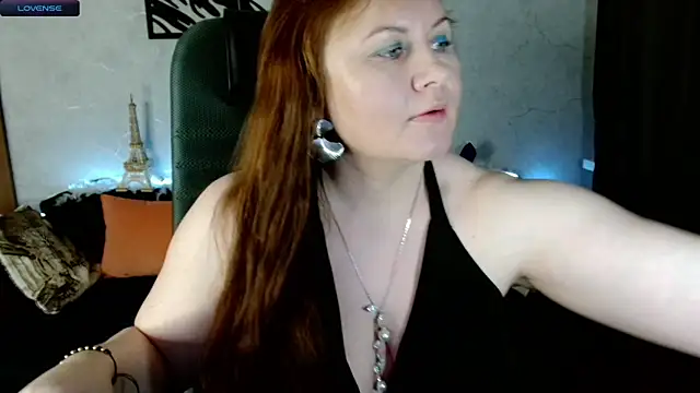 Nikki March online show from November 11, 2025, 3:40 pm