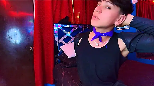 Luke Howland online show from March 25, 2026, 2:44 am