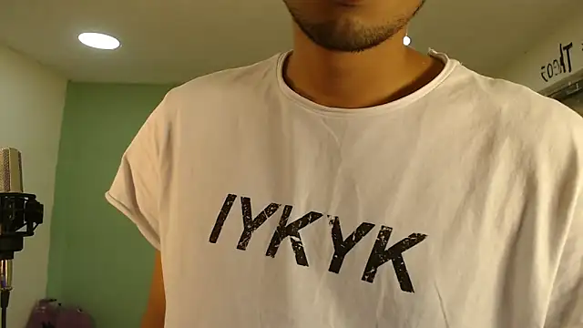 danielitopapuu online show from December 17, 2025, 4:56 pm