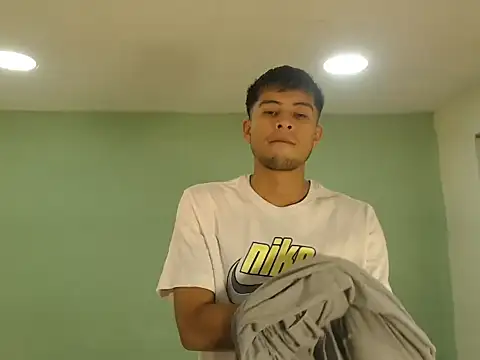 danielitopapuu online show from December 18, 2025, 4:33 pm