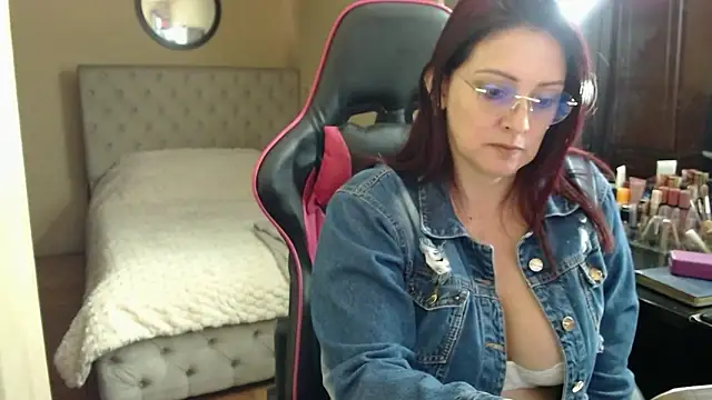 Snapshot of Carol_Scottt chatting on June 18, 2026, 4:45 pm Carol Scottt online show from June 18, 2026, 4:45 pm