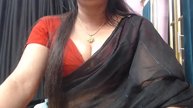 Snapshot of desi-maisa130 chatting on October 15, 2025, 4:15 pm desi-maisa130 online show from October 15, 2025, 4:15 pm