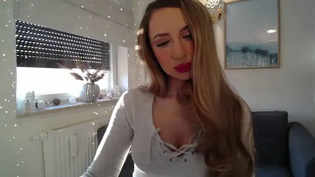 Snapshot of JulietteDiamond chatting on February 2, 2026, 7:18 am JulietteDiamond online show from February 2, 2026, 7:18 am