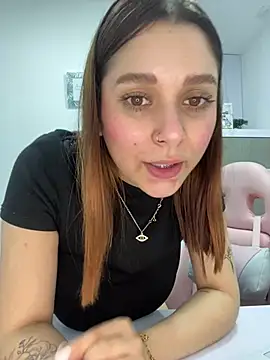 SophiaLaurens online show from February 25, 2025, 9:15 pm