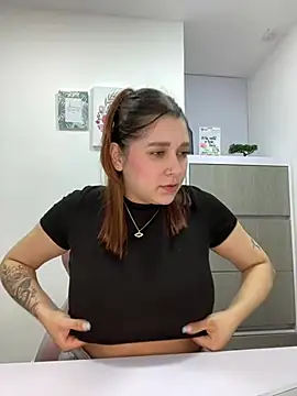 SophiaLaurens online show from March 15, 2025, 10:00 pm