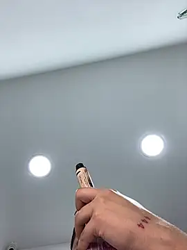 SophiaLaurens online show from March 22, 2025, 4:03 am