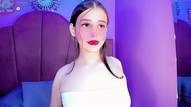 ValeriaAguilar online show from February 10, 2026, 11:37 pm