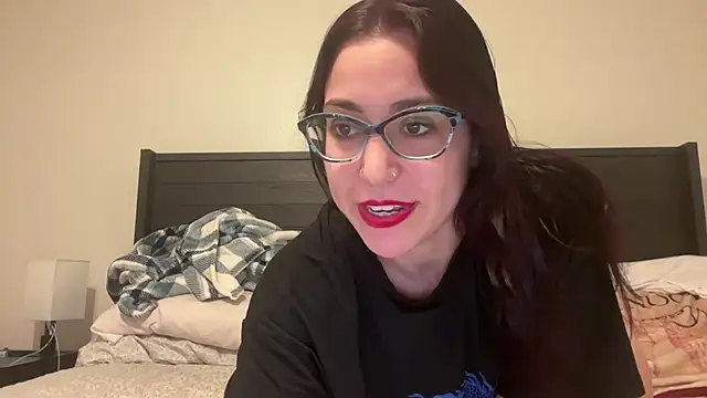 Snapshot of QueenLolaX chatting on October 12, 2025, 6:15 am QueenLolaX online show from October 12, 2025, 6:15 am