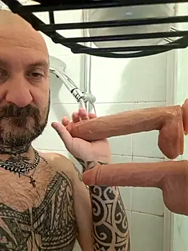 teddy79good online show from December 15, 2025, 4:46 pm