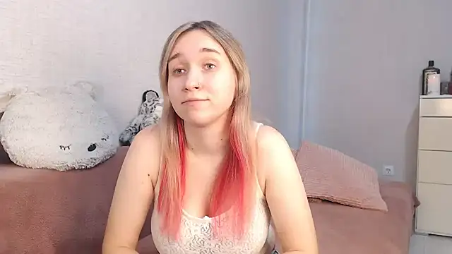 Snapshot of lovely_hayley chatting on October 28, 2025, 9:36 pm lovely hayley online show from October 28, 2025, 9:36 pm