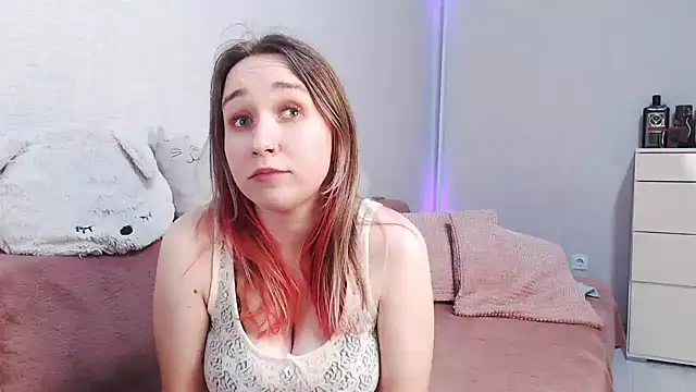 Snapshot of lovely_hayley chatting on June 19, 2026, 10:15 pm lovely hayley online show from June 19, 2026, 10:15 pm