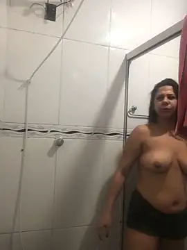 bellinii07 online show from September 29, 2025, 8:47 pm