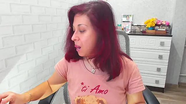 TeasyLana online show from December 3, 2024, 5:37 am