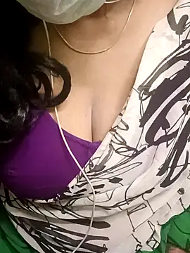 Snapshot of Aishu-tamil09 chatting on January 25, 2025, 5:51 pm Aishu-tamil09 online show from January 25, 2025, 5:51 pm