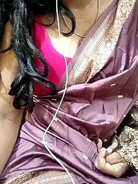 Snapshot of Aishu-tamil09 chatting on March 1, 2025, 5:38 pm Aishu-tamil09 online show from March 1, 2025, 5:38 pm