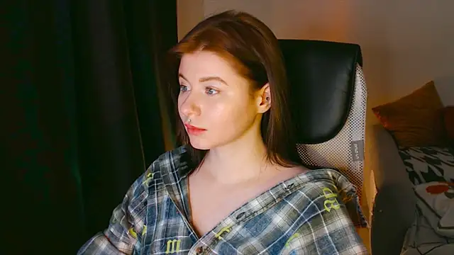 xoxoavi online show from January 7, 2025, 9:57 pm