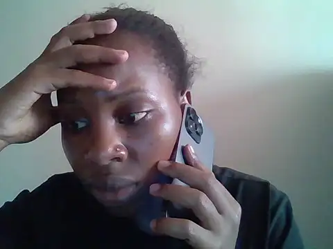 Snapshot of Queen_loveer chatting on February 10, 2026, 1:32 pm Queen loveer online show from February 10, 2026, 1:32 pm