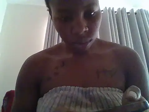 Snapshot of Queen_loveer chatting on July 8, 2026, 12:50 pm Queen loveer online show from July 8, 2026, 12:50 pm