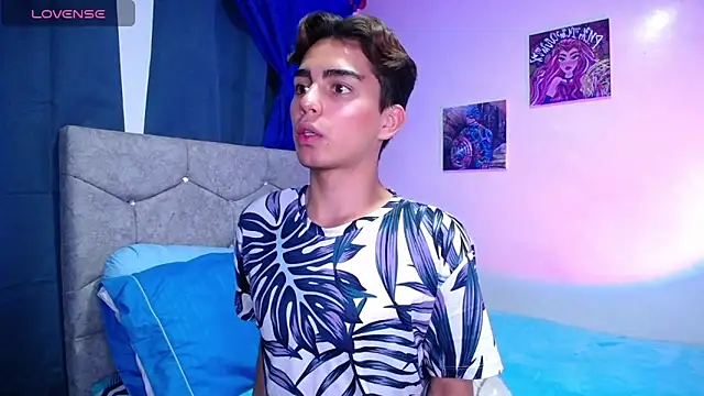 OwenBluee online show from March 18, 2025, 6:17 pm