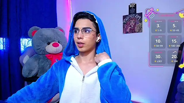 Snapshot of OwenBluee chatting on June 25, 2026, 1:49 pm OwenBluee online show from June 25, 2026, 1:49 pm