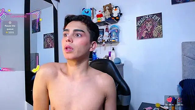 OwenBluee online show from February 11, 2026, 4:12 am