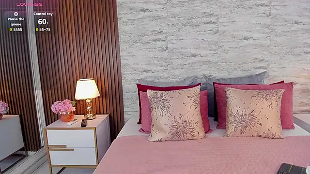 AndreaPink2024 online show from October 30, 2025, 1:31 pm