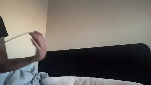 myloveforyouu online show from April 8, 2026, 12:39 pm