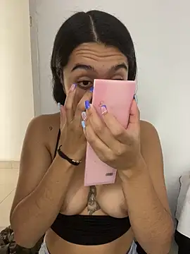 SweetLatiin  online show from December 21, 2025, 3:03 pm