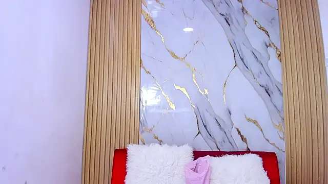 Snapshot of Luluu_08 chatting on February 13, 2026, 1:11 pm Luluu 08 online show from February 13, 2026, 1:11 pm