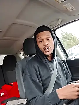 rayyymack online show from April 18, 2026, 6:32 pm