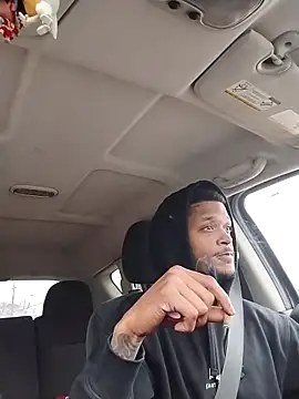 rayyymack online show from April 18, 2026, 7:07 pm